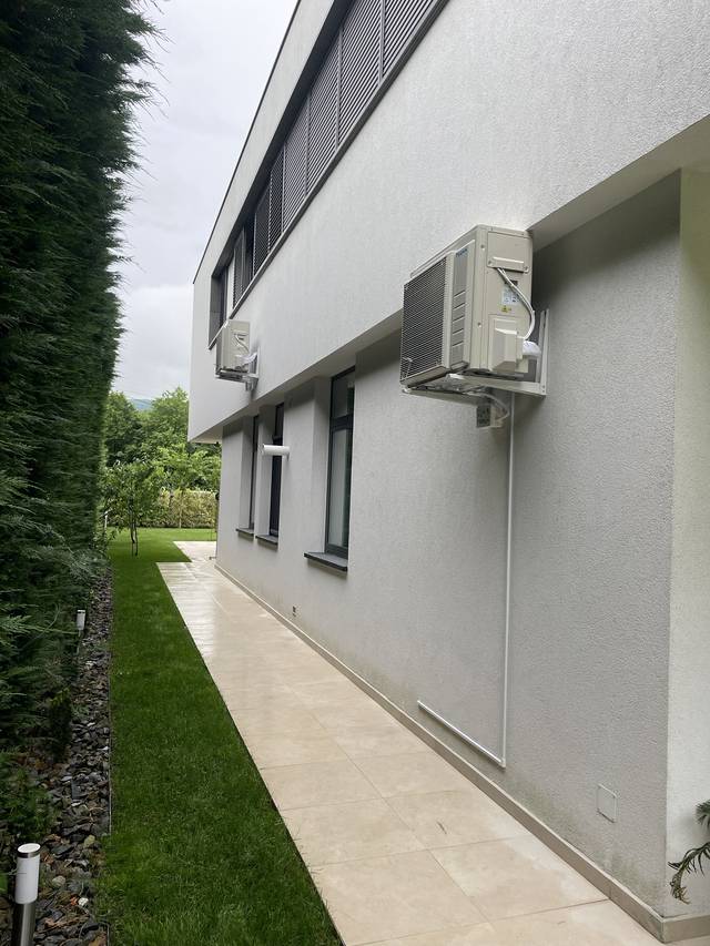 Casă · unități Daikin pe console