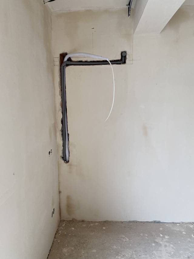 Traseu îngropat, înainte de tencuială
