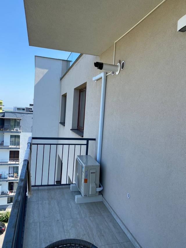 Balcon · Daikin, traseu în canal