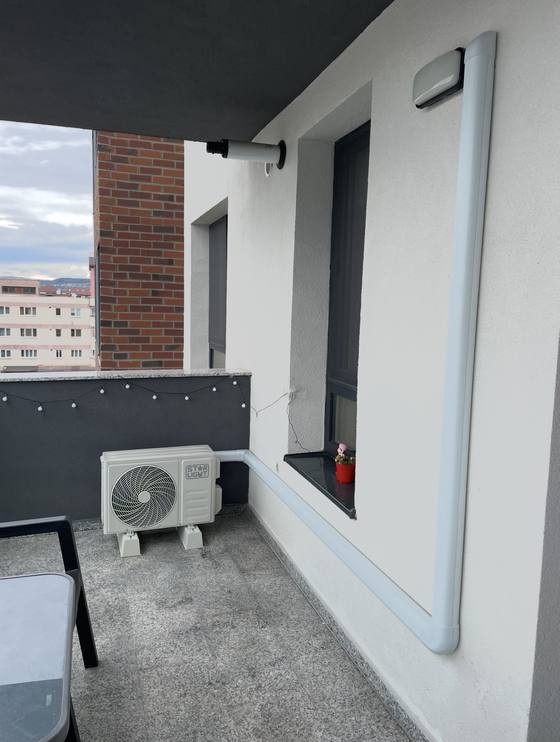 Balcon · traseu Eco Line pe fațadă